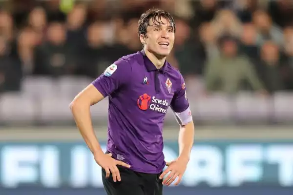 Chelsea hopes winger Federico Chiesa turns down new deal at Fiorentina