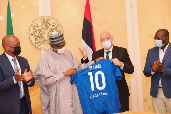 Buhari Meets FIFA President, Gets Number 10 Jersey (PHOTOS)