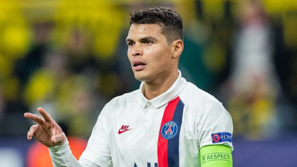 Carabao Cup: Thiago Silva clashes with fans after they booed Chelsea players