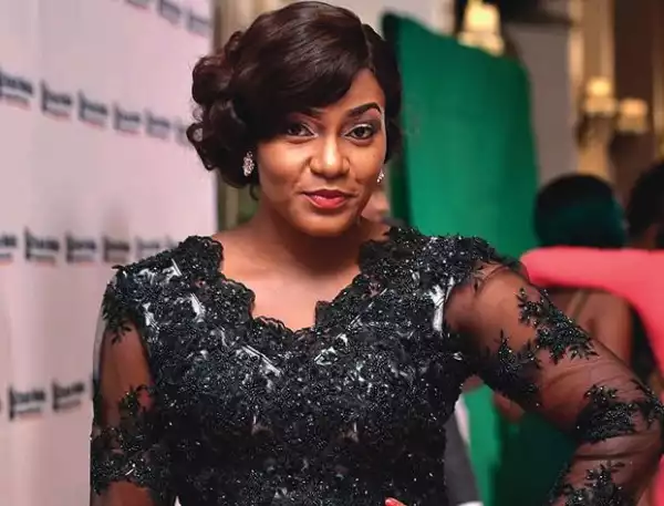 Stop Gossiping Like A Market Woman - Queen Nwokoye Slams Troll Who Referred To Her As Asaba Actress