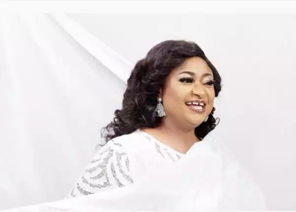 Ronke Oshodi Oke Cries Uncontrollably As She Regrets Campaigning For Buhari