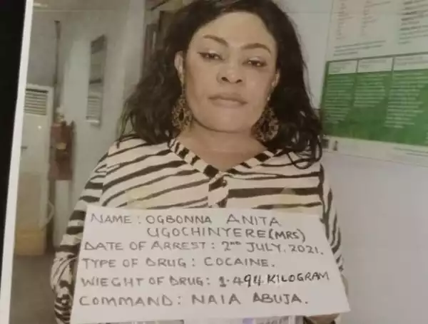 BUSTED!! Nigerian Mum Of 3 Caught With 100 Wraps Of Cocaine In Her Private Part