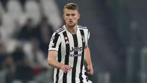 Matthijs de Ligt: Bayern Munich believe they hold advantage; Chelsea willing to meet €100m valuation