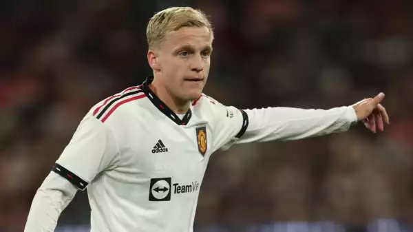 Donny van de Beek praises Man Utd 