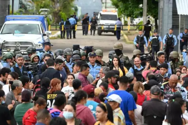 DNA needed to identify bodies after Honduras women’s prison gang battle