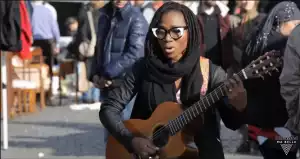 Asa Performs ‘Eyo’ in a Packed Market in Brussels