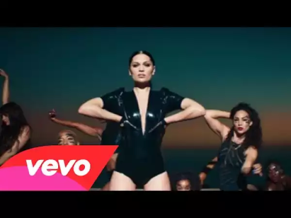 Video: Jessie J - Burnin