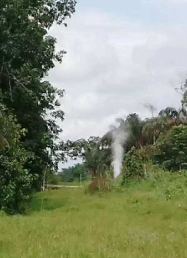 Tension As Suspected Vandals Blow Up Agip’s Gas Pipeline In Bayelsa Community (Video)