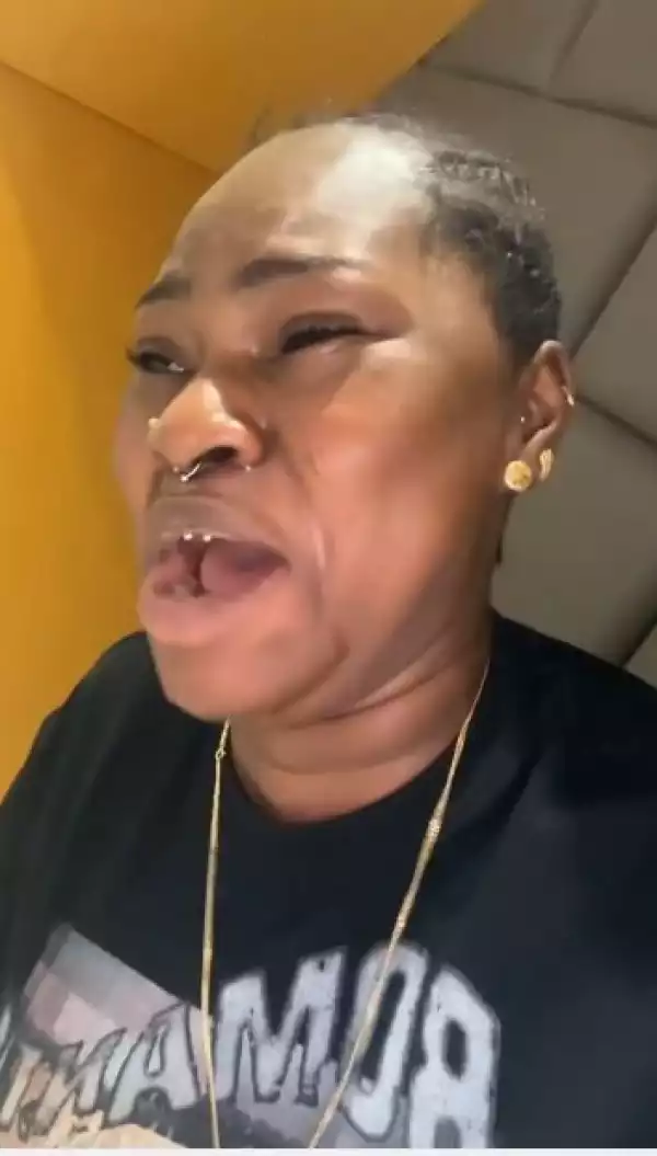 President of ‘Oloshos’ Cries As She Reacts to Oxlade