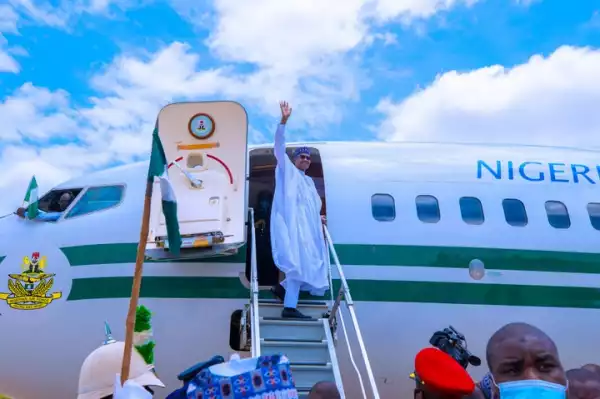 President Buhari Returns To Abuja From Daura After The Sallah Holiday (Photos)