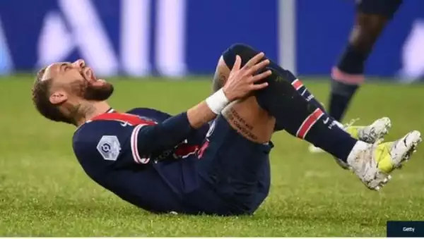 Lyon Midfielder Thiago Mendes Receives Death Threat After Injuring Neymar