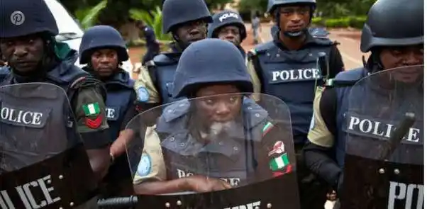 NA WA O!! Nigerian Policeman Shoots His Colleague Dead On Their Way To Collect N20,000 Bribe