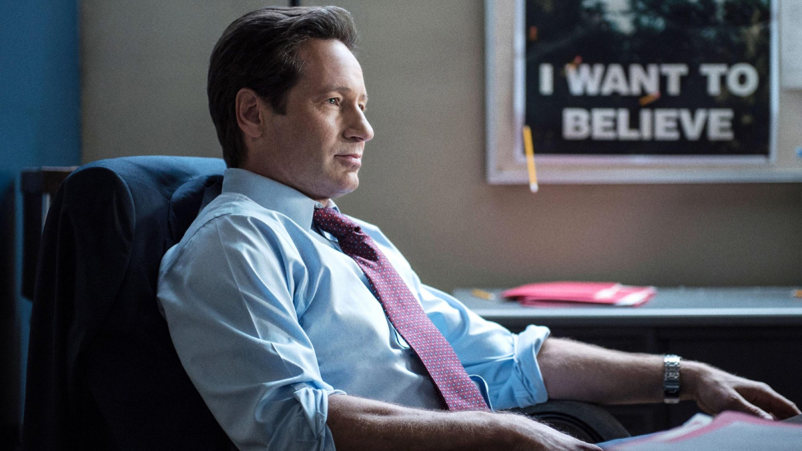 David Duchovny Joins the Picket Line With X-Files-Themed Sign