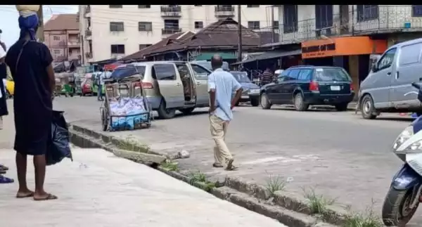 Gunmen storm drinking joint in Abia, kill and behead a man