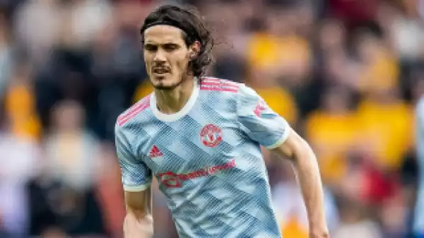 Cavani delighted to be back in Man Utd training