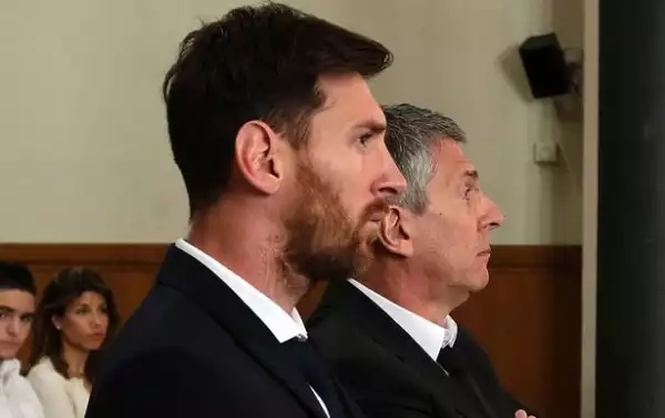 Lionel Messi Father Lands In Barcelona Ahead Of Crucial Future Talks