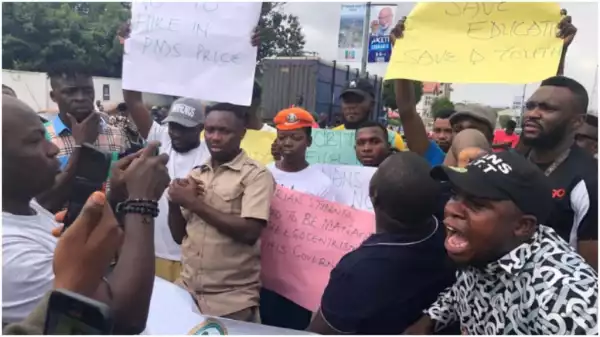 Nigerian students in Ondo protest fuel price hike, electricity tariff increase, demand immediate reversal