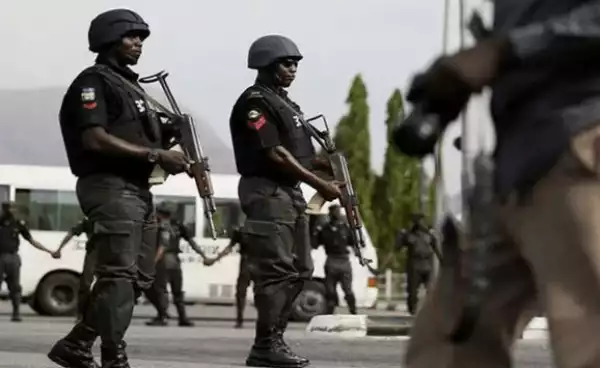 Mounting insecurity: Gunmen open fire on a bus and abduct passengers right inside Abuja