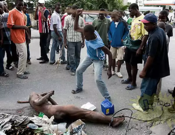 TOO BAD!!! JUNGLE JUSTICE:- Angry Mobs Kill Suspected Thief In Jigawa State