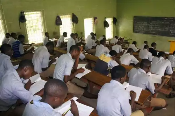 Secondary school students beat teacher in Ogun