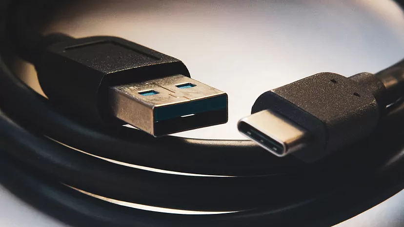 How to always plug in a USB Drive the right way