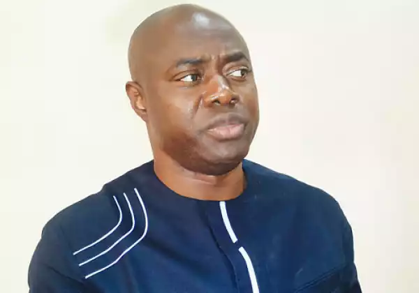 Makinde Sneaks Out As Angry Youths Storm Oyo Governor’s Office