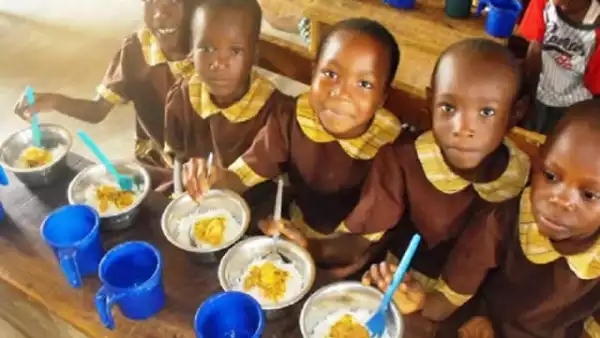 Home Feeding For Schoolchildren Begins As Parents Collect Pupils’ Rations