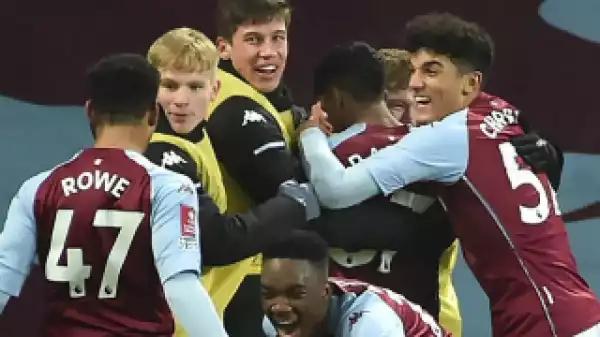 Aston Villa hand seven youngsters pro contracts