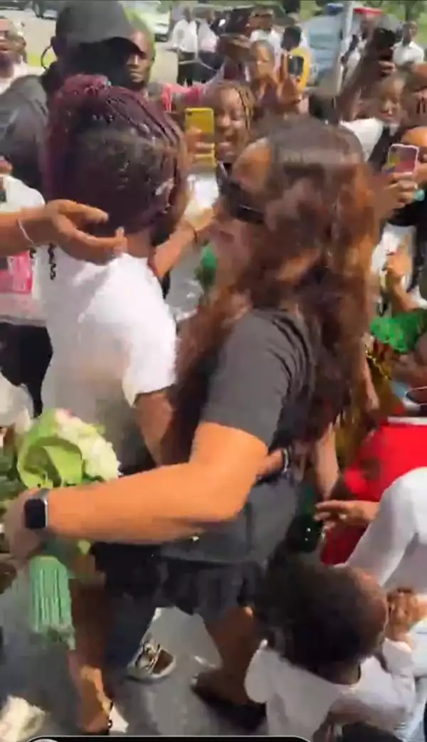 Crowd Welcomes Tega & Her Husband In Calabar (Video)
