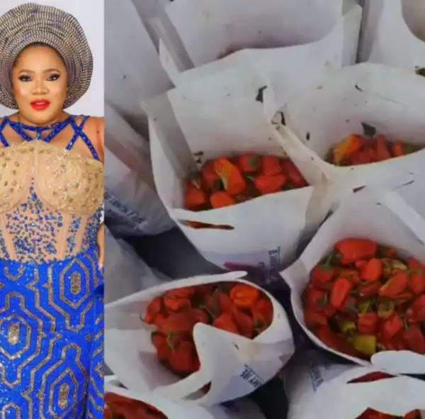 Toyin Abraham Shares Bags Of Red Pepper To Guests At Iyabo Ojo