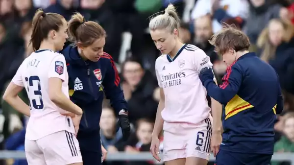 Leah Williamson suffers worrying injury 3 months ahead of World Cup