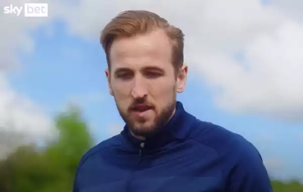 Harry Kane sends message of intent amid Man United & Man City transfer rumours