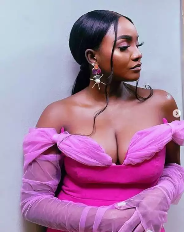Fans React As Simi Posted New Photos Online