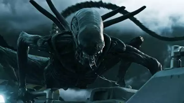 Top 10 Movies about Aliens