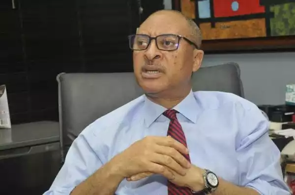 Loans Nigeria Taking To Shore Up Naira Are ‘Meaningless’ - Utomi