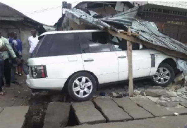 Three Dead As Range Rover Rams Into Newspaper Stand In Delta (Photos)