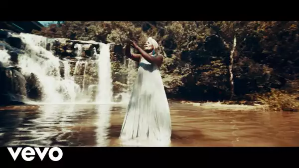 Mpumi - Izulu (Music Video)