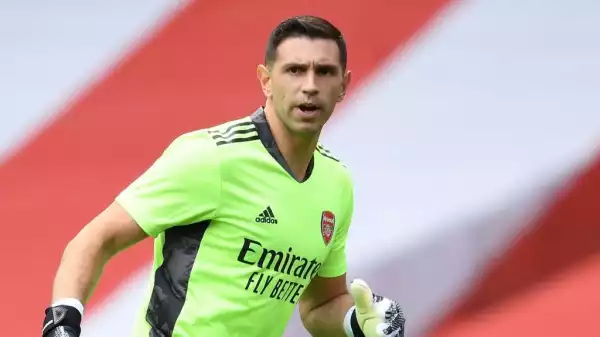 New Arsenal goalkeeper undergoes medicals as Arteta lands Martinez’s replacement