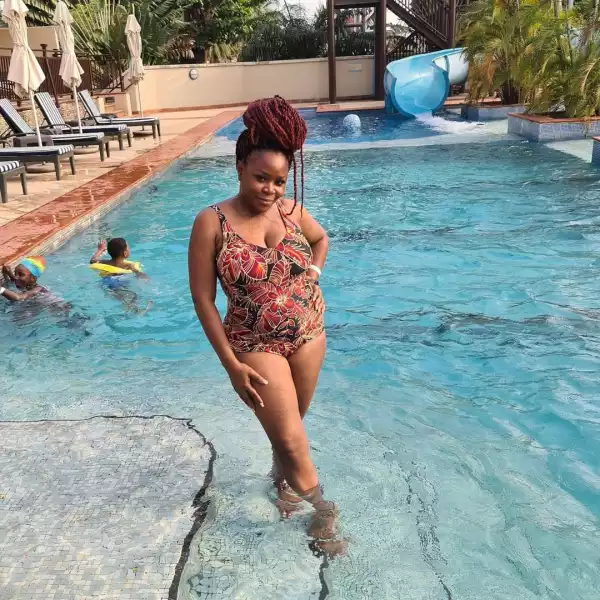 Singer Omawumi Shares Lovely Swimwear Photos