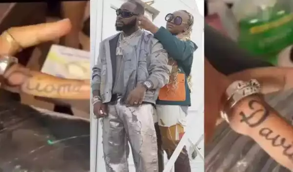 Davido And Chioma Get Tattoo Of Each Other’s Name On Ring Finger (Video)