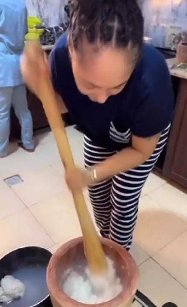 There’s Nothing I Won’t Learn To Please My Man - Rosy Meurer Writes As She Pounds Yam For Her Husband, Olakunle Churchill (Video)