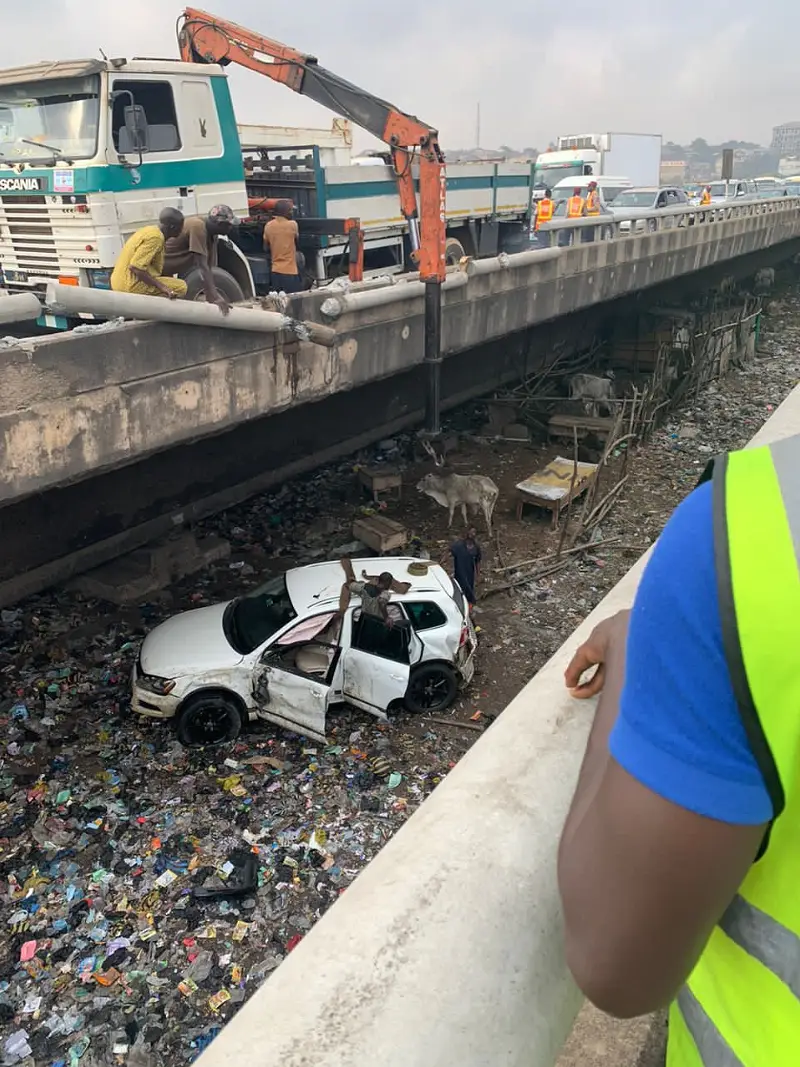 One killed, 10 escape death as truck rams into six vehicles in Lagos