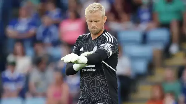Kasper Schmeichel leaves Leicester to join Nice