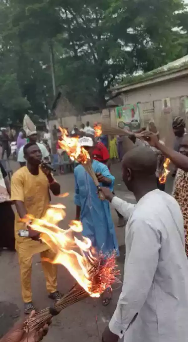 Northern Youths Burn Brooms, Banish APC From Region (Video)