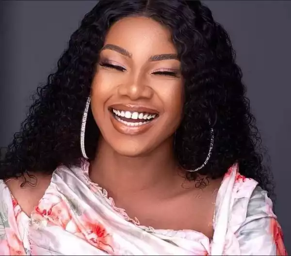 I Don’t Want To Go Broke, Please Patronize Me – Tacha Begs (Video)