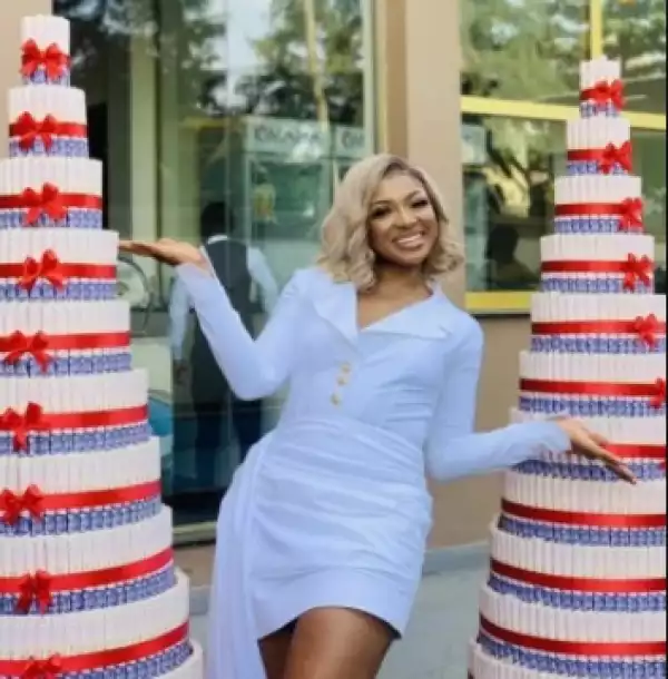 See the Massive Money Cakes Fans Gave to Liquorose (Video)