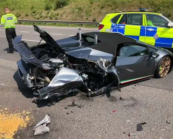 Driver crashes new £200,000 Lamborghini just 20 minutes after picking it up from showroom