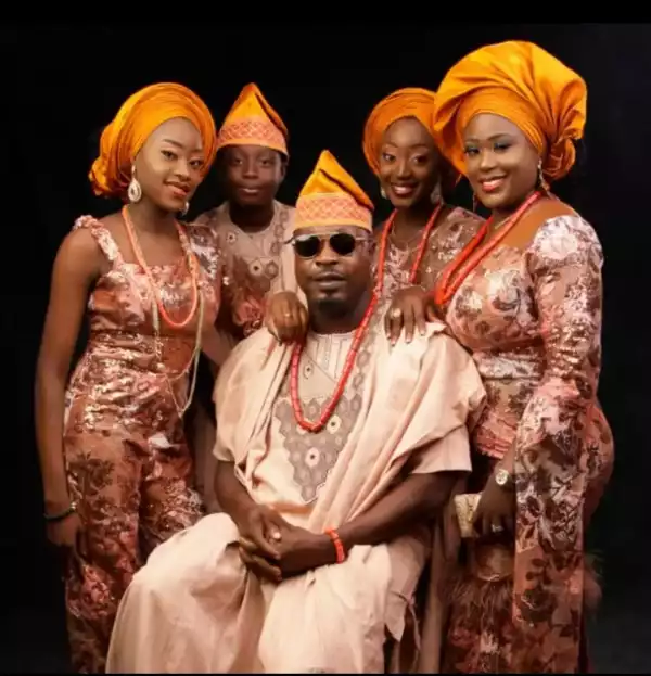 Eedris Abdulkareem Poses With Wife, Children In Matching Outfits (Photos)