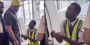 Man Slaps Airport Staff After Catching Attempting to Hide Drugs in His Bag (Video)