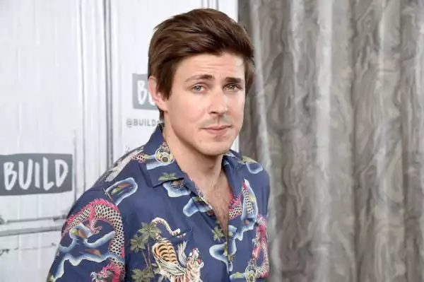 Chris Lowell Joins Hilary Duff in Hulu’s How I Met Your Father Spinoff